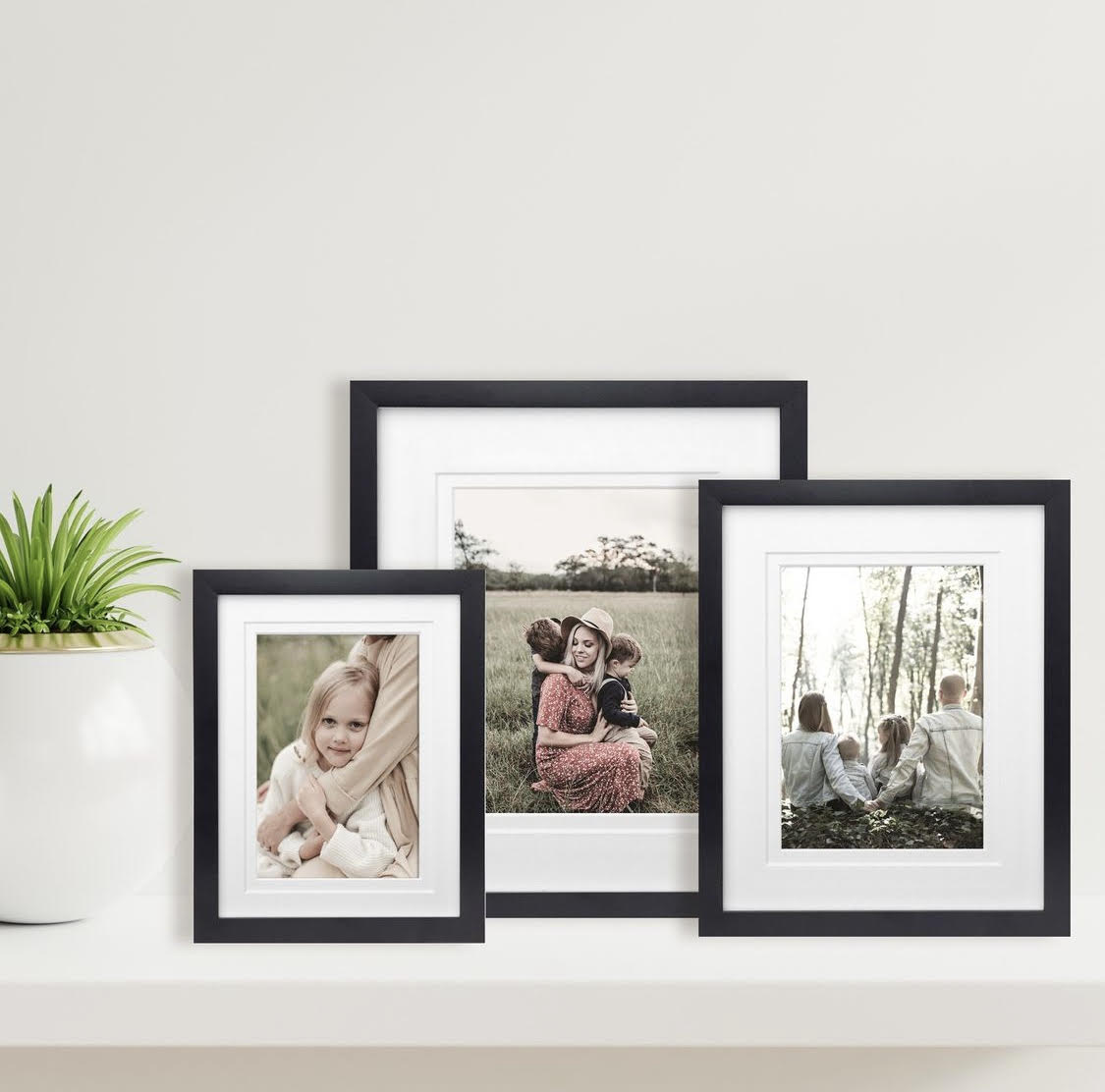 8x10” black timber frame with matboard to suit 5x7” photo